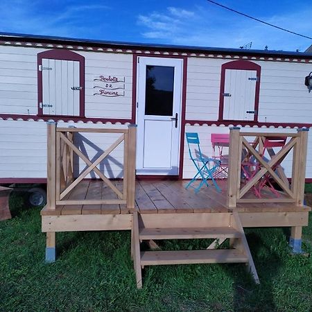 La Roulotte De Francine Hostal Chazeuil Exterior foto