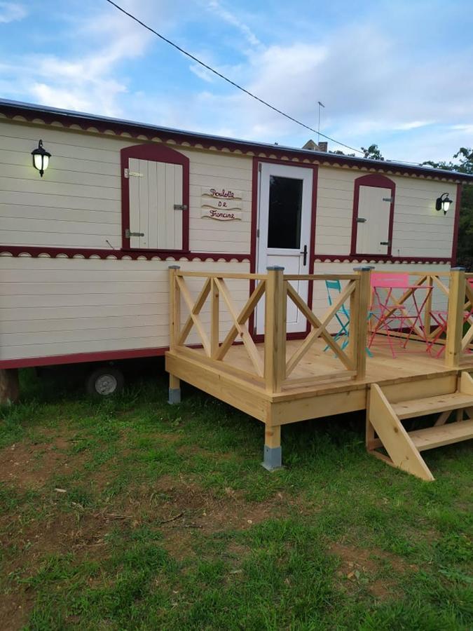 La Roulotte De Francine Hostal Chazeuil Exterior foto